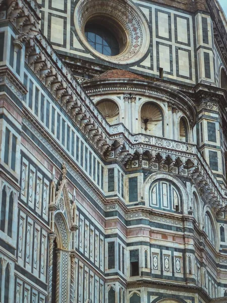 Close Filmou Detalhes Arquitetônicos Fachada Catedral Florença Itália — Fotografia de Stock