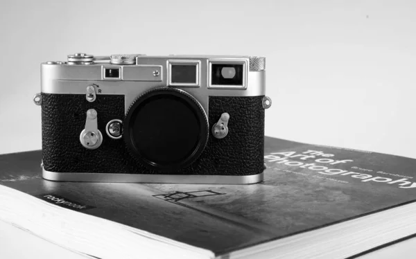 Bucuresti Roemenië Mrt 2020 Oude Vintage Chroom Zilveren Leica Filmcamera — Stockfoto