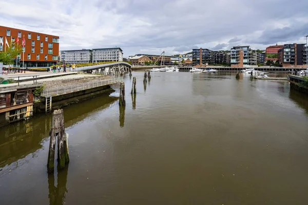 Nidelva Nehri Trondheim Norveç Çiçek Köprüsü Ile Trondheim Şehri — Stok fotoğraf