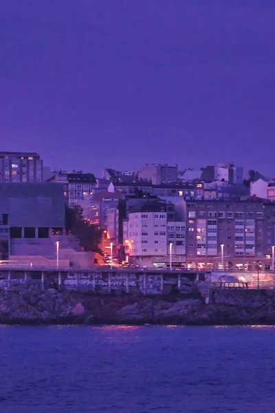Eine Schöne Vertikale Nachtsicht Auf Die Stadt Coruna Galizien Spanien — Stockfoto