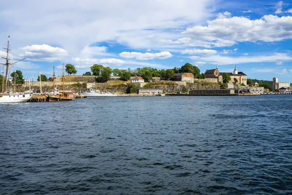 Porto Oslo Con Fortezza Akershus Castello Medievale Costruito Proteggere Città — Foto Stock