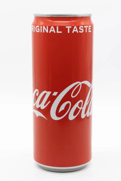 Aachen Germany Mar 2020 Refreshing Red Coca Cola Can White — Stock Photo, Image