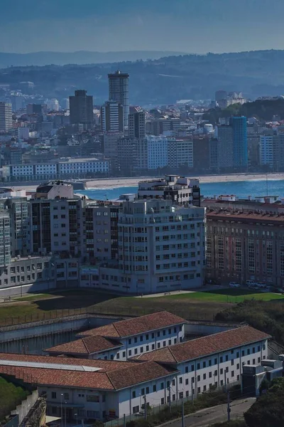 Colpo Verticale Edifici Nella Città Coruna Galizia Spagna Durante Giorno — Foto Stock