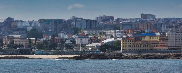 Panoráma Felvétel Épületek Közelében Tenger Coruna Galicia Spanyolország — Stock Fotó