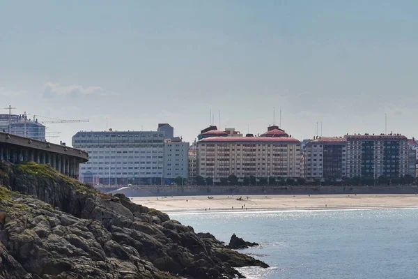 Krásný Záběr Budov Blízkosti Pláže Coruna Galicie Španělsko — Stock fotografie