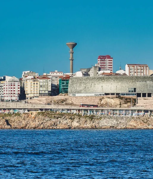 スペインのガリシアのスカイライン 澄んだ青空の背景 — ストック写真