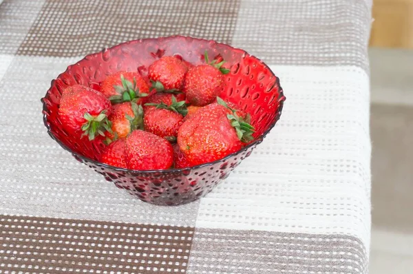 Closeup Shot Strawberries Red Bowl Table — Stock Photo, Image