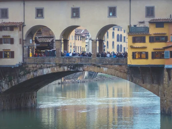 Beautiful Shot Ponte Vecchio Crowded People Florence Italy — Stock Photo, Image