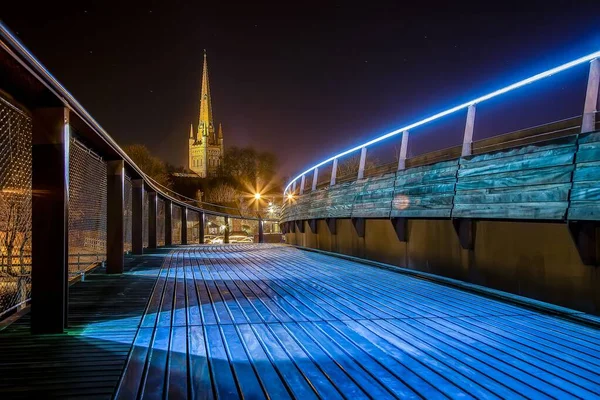 Norwich Cathedral Shot Night Long Exposure Vanaf Jarrold Foot Bridge — Stockfoto