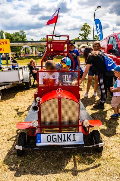 Poznan Poland Jun 2019 Πυροσβεστική Στην Πόλη Εκθεσιακά Οχήματα — Φωτογραφία Αρχείου