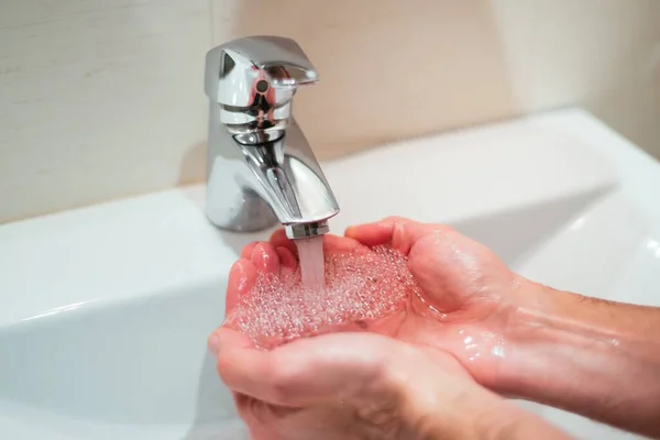 Closeup Shot Person Washing Hands Sink Importance Washing Hands Coronavirus — Stock Photo, Image