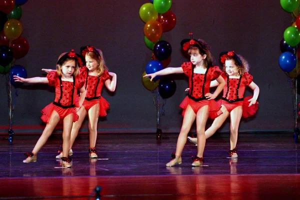 Memphis Stati Uniti Maggio 2006 Recital Danza Ragazze Sul Palco — Foto Stock