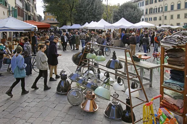 Firenze Italia 2020 2020 Firenze Italia Gente Esamina Mostra Mercatino — Foto Stock