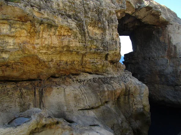 Een Natuurlijke Rotsboog Met Een Zee Erosie Venster Maltese Eilanden — Stockfoto