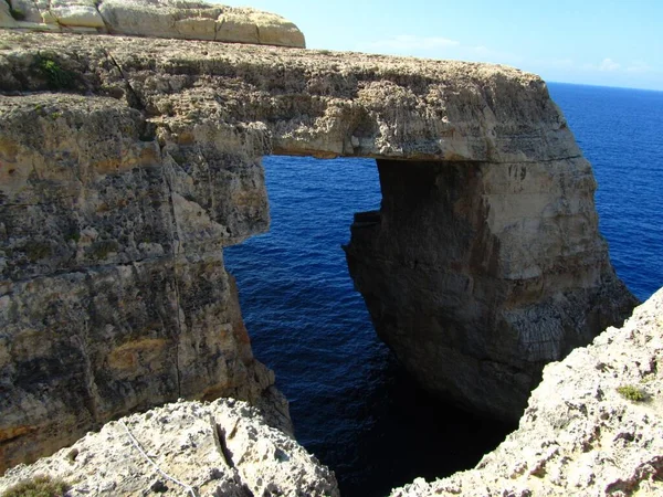 Arco Rochoso Natural Com Uma Janela Erosão Mar Nas Ilhas — Fotografia de Stock