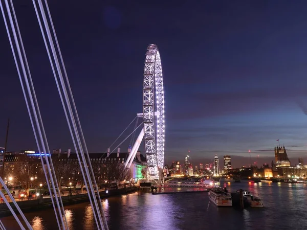 Вночі Біля Темзи Видніється Чудовий Лондонський Скайлайн — стокове фото