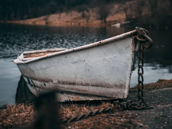 Mise Point Sélective Bateau Rouillé Sur Eau — Photo