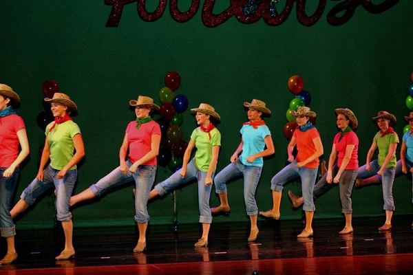Memphis Zjednoczone Państwa Kwi 2006 Studenci Tańca Wykonują Taniec Zachodni — Zdjęcie stockowe