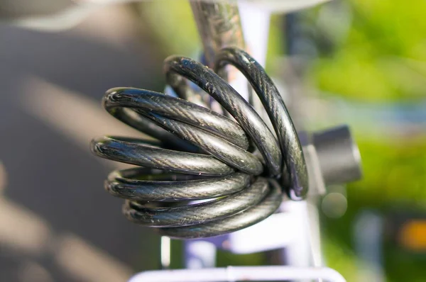 자전거 케이블 자물쇠의 클로즈업 — 스톡 사진