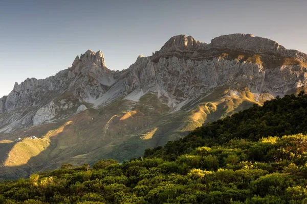 Mesmerizing View Mountains Cliffs Picos Europa National Park Spain — Stock Photo, Image