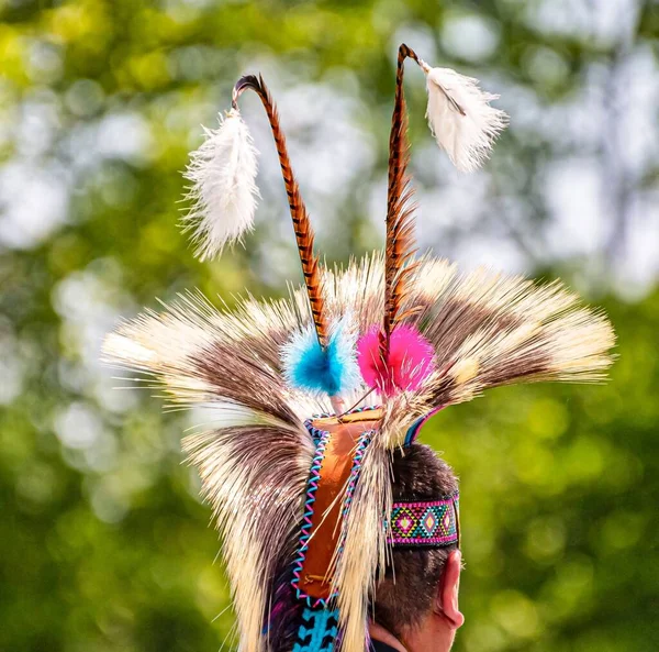 Gros Plan Tête Une Personne Portant Chapeau Fête Amérindien Traditionnel — Photo