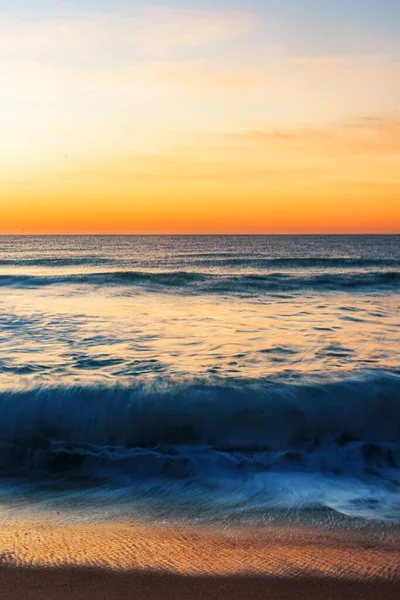 Een Verticaal Shot Van Entrance Beach Bij Zonsopgang Nsw — Stockfoto