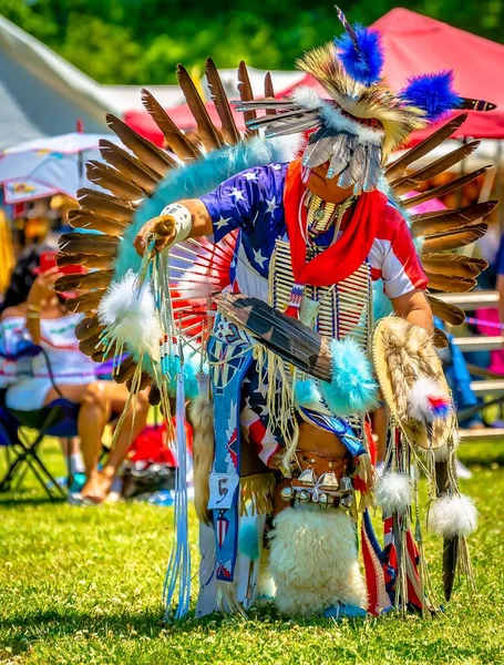 Eine Vertikale Nahaufnahme Einer Person Einem Farbenfrohen Traditionellen Indisch Amerikanischen — Stockfoto