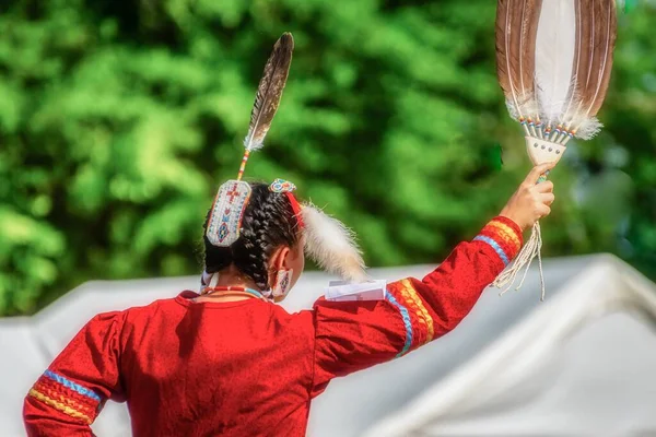 Eine Nahaufnahme Des Kopfes Einer Person Einem Traditionellen Indianisch Amerikanischen — Stockfoto