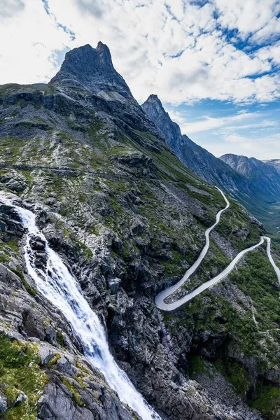 Trollstigen Weg Noorwegen Met Veel Haarspelden Gelegen Nabij Andalsnes — Stockfoto