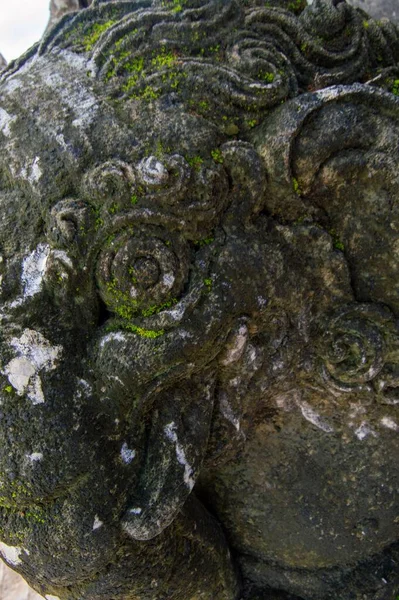 Close Vertical Uma Estátua Pedra Histórica Bali Indonésia — Fotografia de Stock