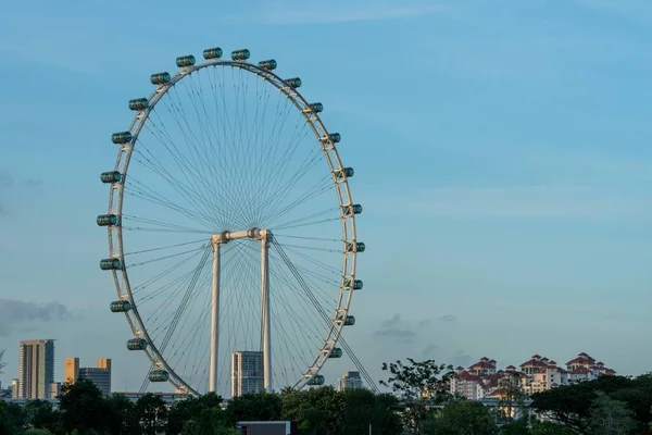 Una Veduta Panoramica Singapore Del Singapore Flyer Contro Cielo Blu — Foto Stock