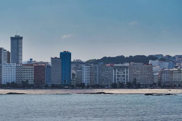 Galiçya Spanya Daki Coruna Plajı Yakınlarındaki Güzel Binaların Görüntüleri — Stok fotoğraf