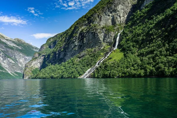 Cascada Suitor Sobre Geirangerfjord Verano Sunnmore More Romsdal Noruega — Foto de Stock