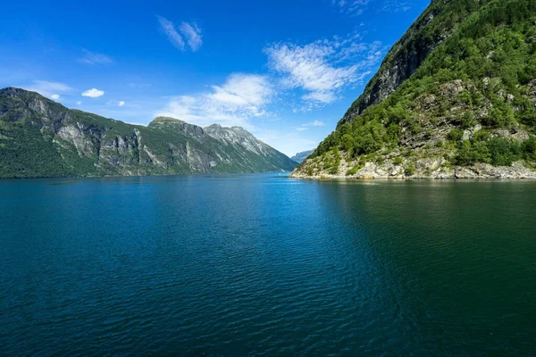 Удивительный Природный Ландшафт Саннморе Море Ромсдаль Норвегия — стоковое фото