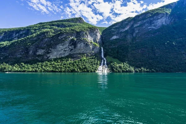 Cascada Del Pretendiente Sobre Geirangerfjord Verano Sunnmore Más Romsdal Noruega — Foto de Stock