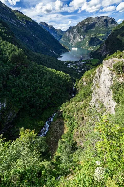 Una Vista Increíble Del Geirangerfjord Uno Los Sitios Turísticos Más —  Fotos de Stock