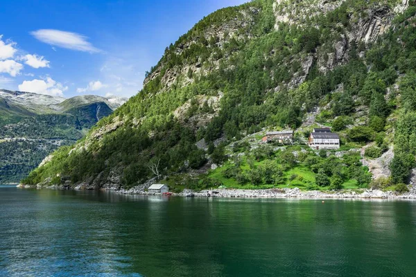 Geirangerfjord Sunnmore More Romsdal Norveç Yamaçlarındaki Küçük Çiftlikler — Stok fotoğraf