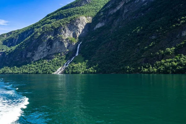 Cascada Suitor Sobre Fiordo Geiranger Verano Sunnmore Más Información Sobre — Foto de Stock