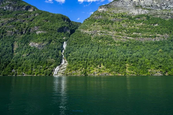 Cascada Las Siete Hermanas Sobre Fiordo Geiranger Sunnmore Más Sobre — Foto de Stock