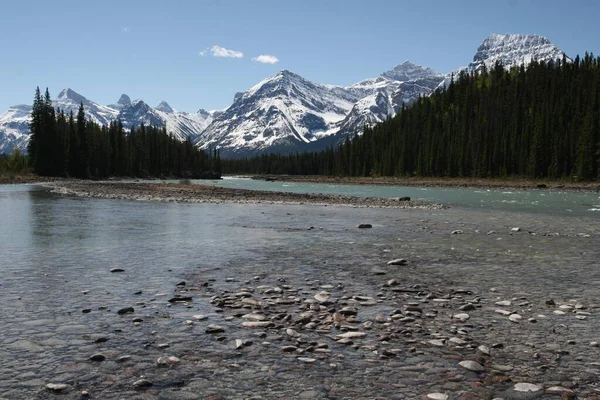 Plan Eau Entouré Nuages Dans Les Parcs Nationaux Banff Jasper — Photo