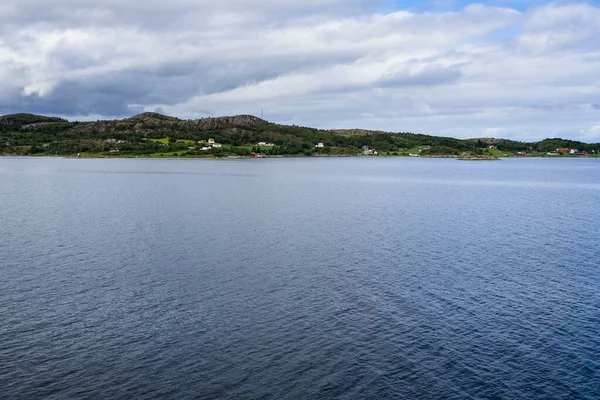 Atlanten Kring Kullarna Den Molniga Himlen Och Solljuset Norge — Stockfoto