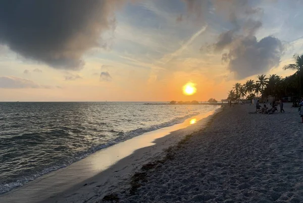 Dech Beroucí Scenérie Západu Slunce Pláži — Stock fotografie