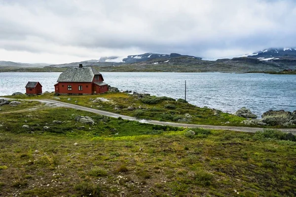 Izolovaný Dům Jezeře Národním Parku Hardangervidda Finse Norsko — Stock fotografie