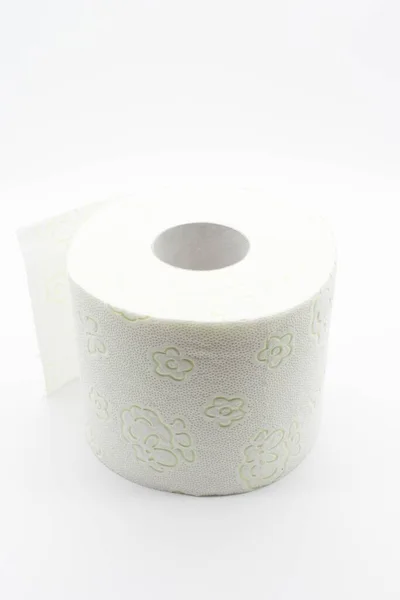 Seul Papier Toilette Avec Des Fleurs Vertes Isolées Sur Fond — Photo