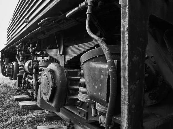 Снимок Старого Поезда Сером — стоковое фото