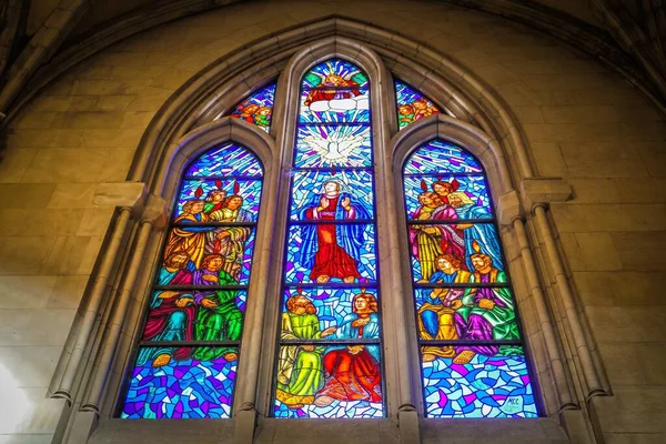 Las Vidrieras Con Imágenes Cristianas Sagradas Una Catedral España — Foto de Stock