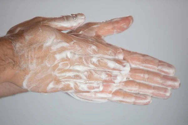 Tiro Close Uma Pessoa Lavando Mãos Conceito Vírus Corona — Fotografia de Stock
