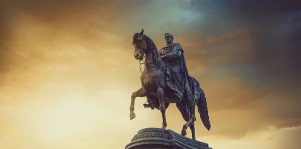 Grande Majestoso Monumento Rei Johann Centro Dresden Contra Belo Céu — Fotografia de Stock