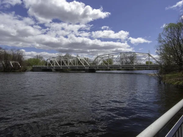 Krásný Výhled Vimy Memorial Bridge Přes Řeku Ottawě Kanada — Stock fotografie