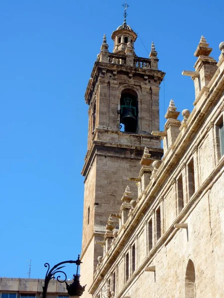 Eine Vertikale Aufnahme Eines Turms Valencia Spanien — Stockfoto